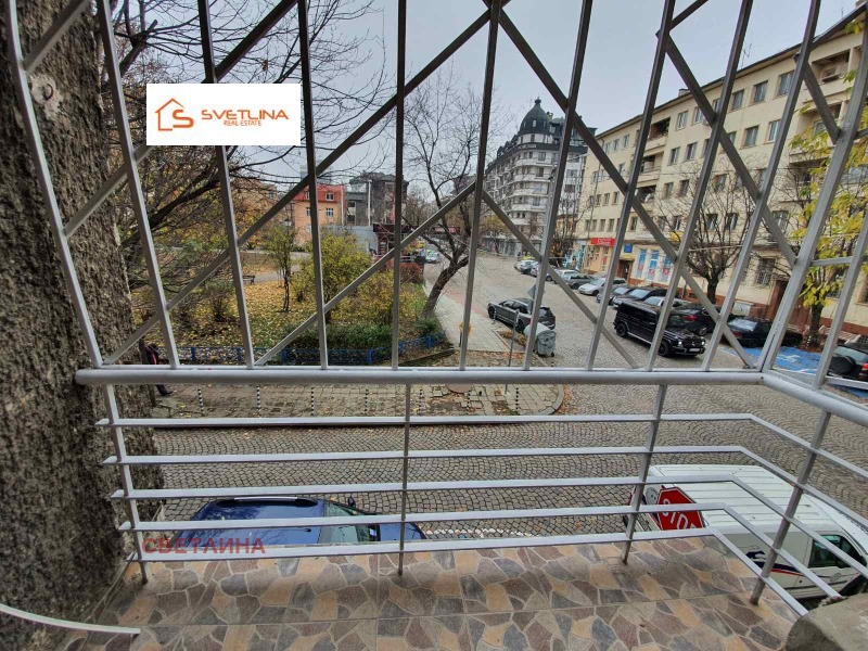 Продава 4-СТАЕН, гр. София, Център