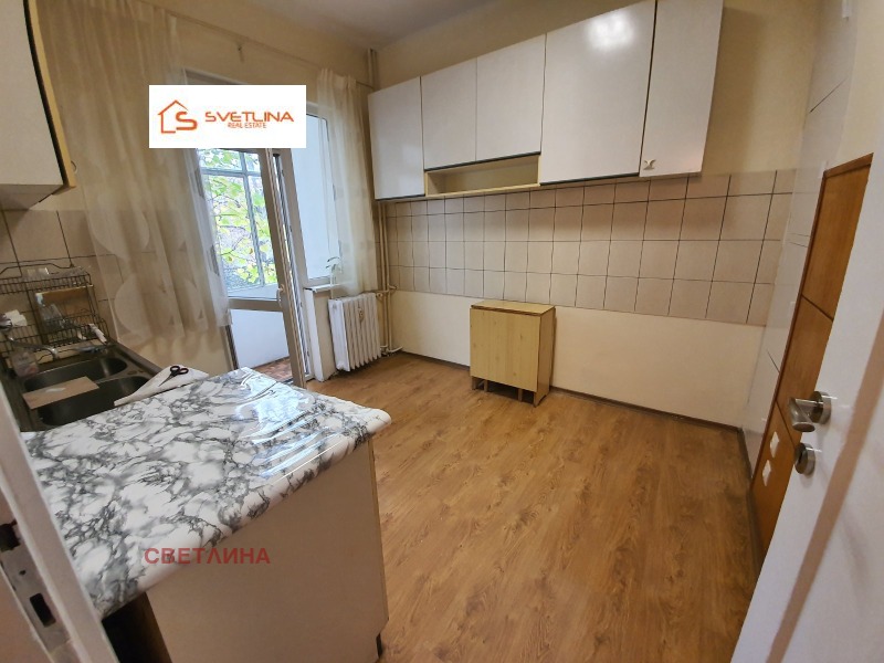 Продава 4-СТАЕН, гр. София, Център, снимка 2 - Апартаменти - 52685931