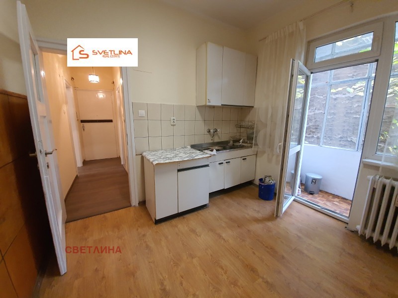 Продава 4-СТАЕН, гр. София, Център, снимка 3 - Апартаменти - 52685931