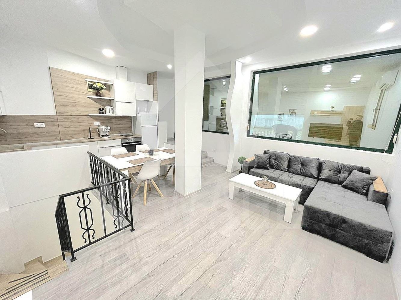 Продава 2-СТАЕН, гр. Варна, Бриз, снимка 3 - Апартаменти - 56325516