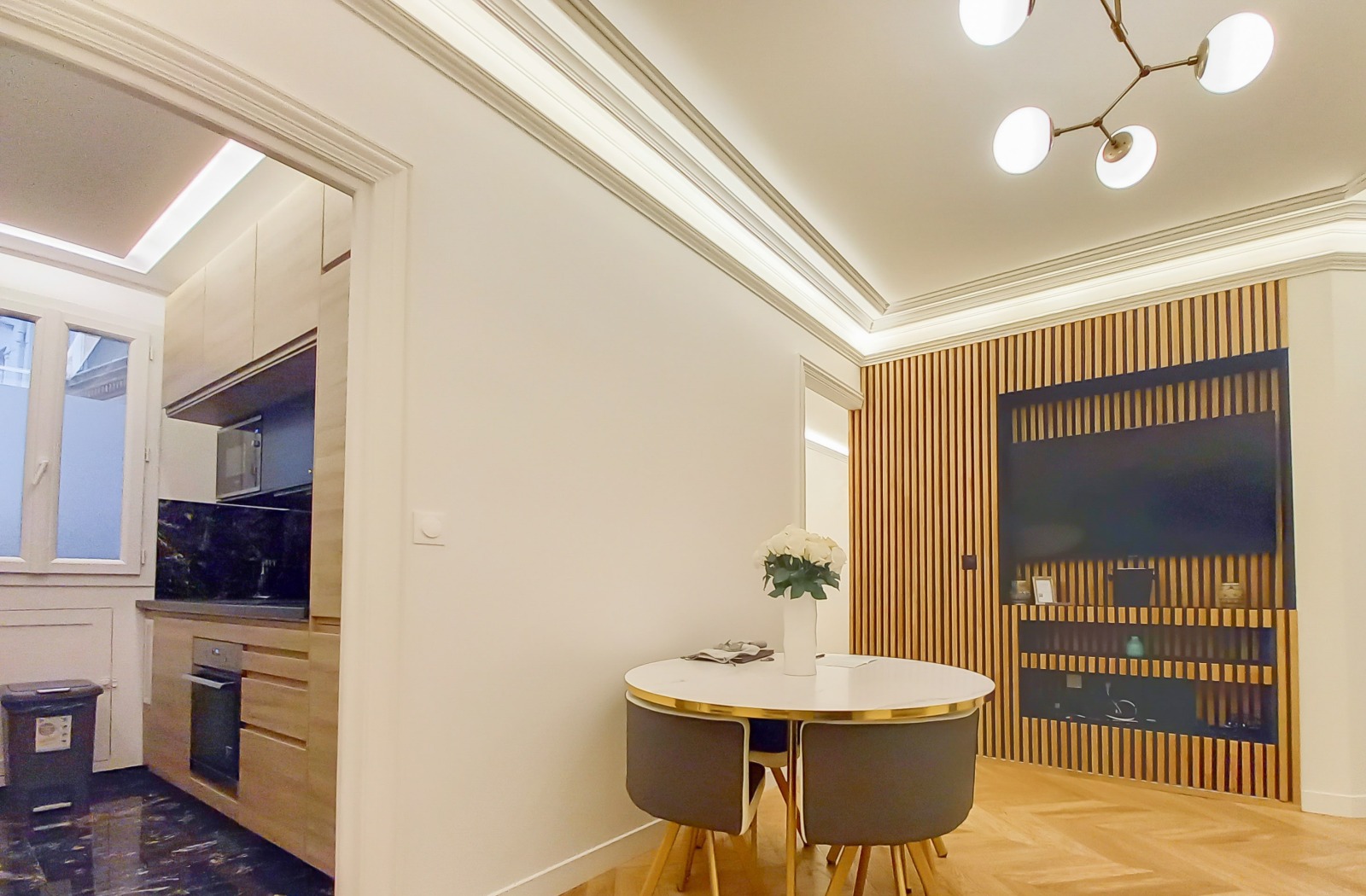 Продава 3-СТАЕН, гр. Варна, Център, снимка 3 - Апартаменти - 54260304