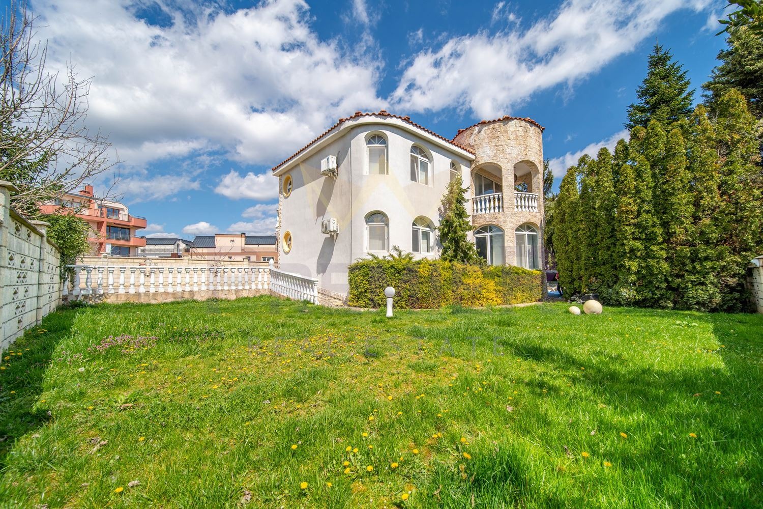 Продава КЪЩА, гр. Варна, м-т Долна Трака