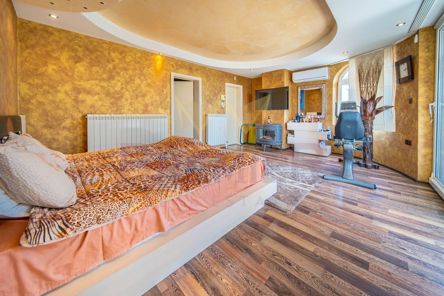 Продава КЪЩА, гр. Варна, м-т Долна Трака, снимка 13 - Къщи - 54342518