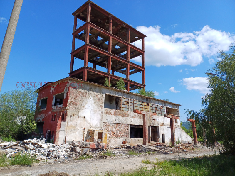 Продава ПРОМ. ПОМЕЩЕНИЕ в област Пазарджик, гр. Велинград - 648 кв.м / 80 000 € » 156 466.40 лв.