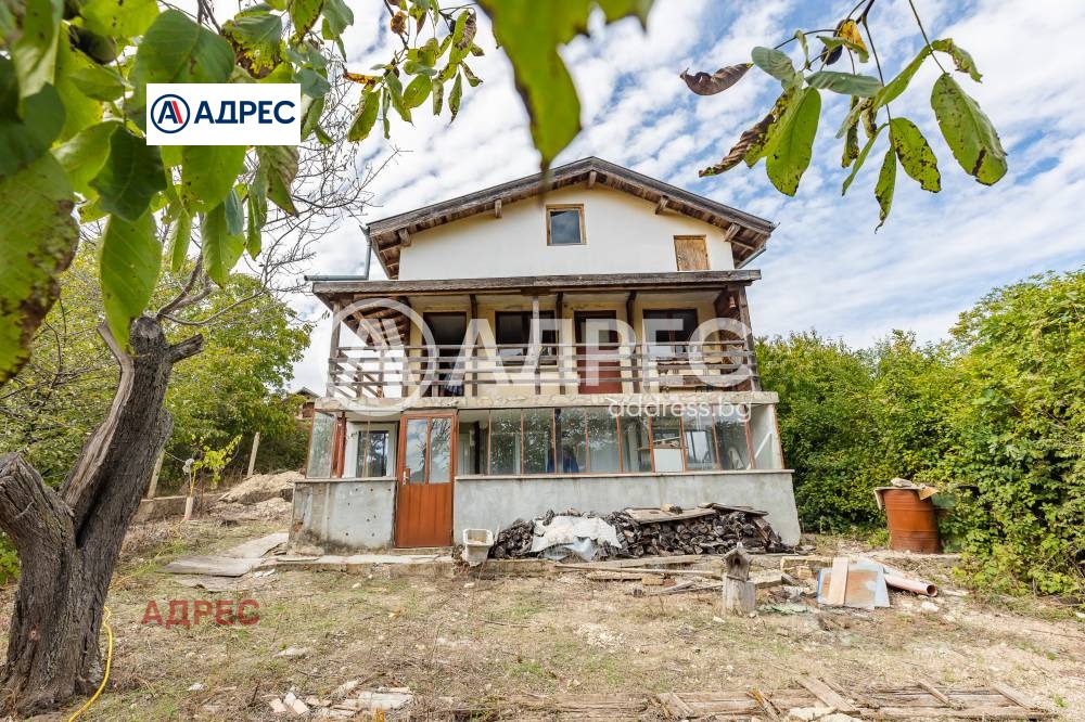 Продава КЪЩА, с. Осеново, област Варна
