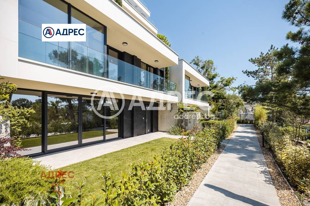 Продава КЪЩА, гр. Варна, к.к. Св.Св. Константин и Елена