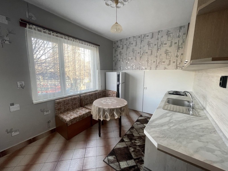 Продава 3-СТАЕН в град Шумен, Добруджански - 86 кв.м / 145 000 € » 283 595.35 лв., АДРЕС НЕДВИЖИМИ ИМОТИ - КАНТОРА ШУМЕН
