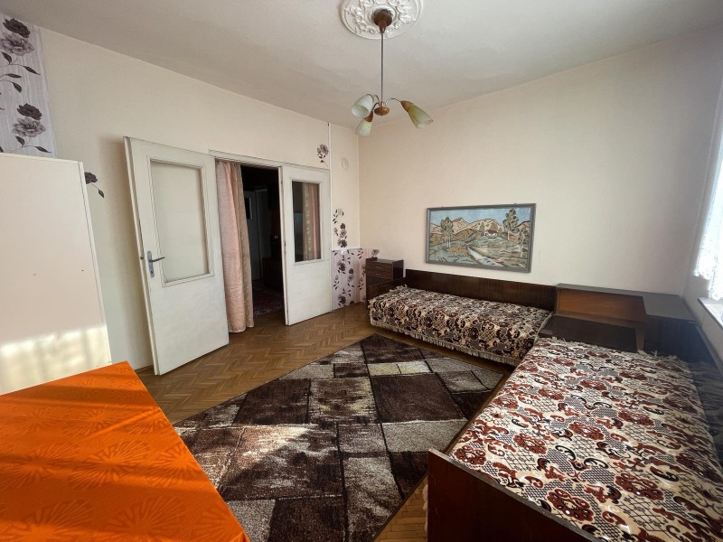 Продава 3-СТАЕН, гр. Шумен, Добруджански, снимка 5 - Апартаменти - 52803338