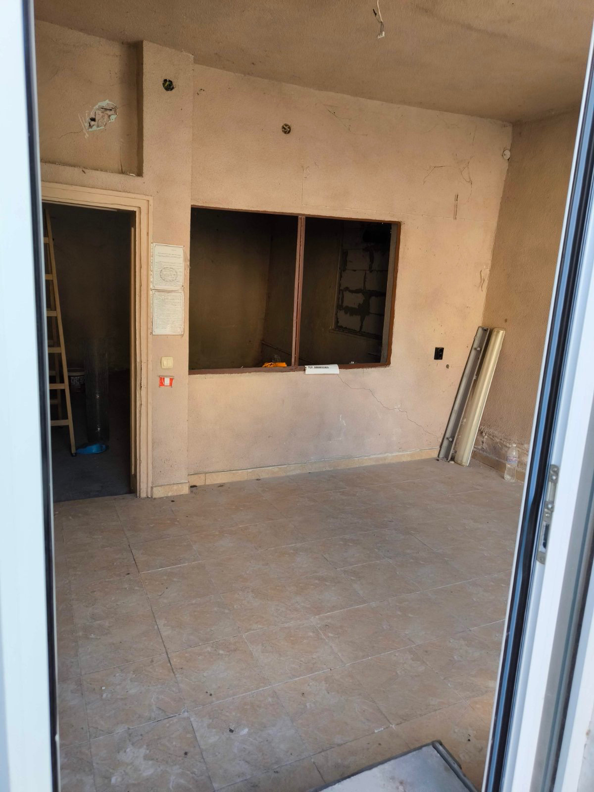 Продава МАГАЗИН, гр. Лом, област Монтана, снимка 9 - Магазини - 53797639