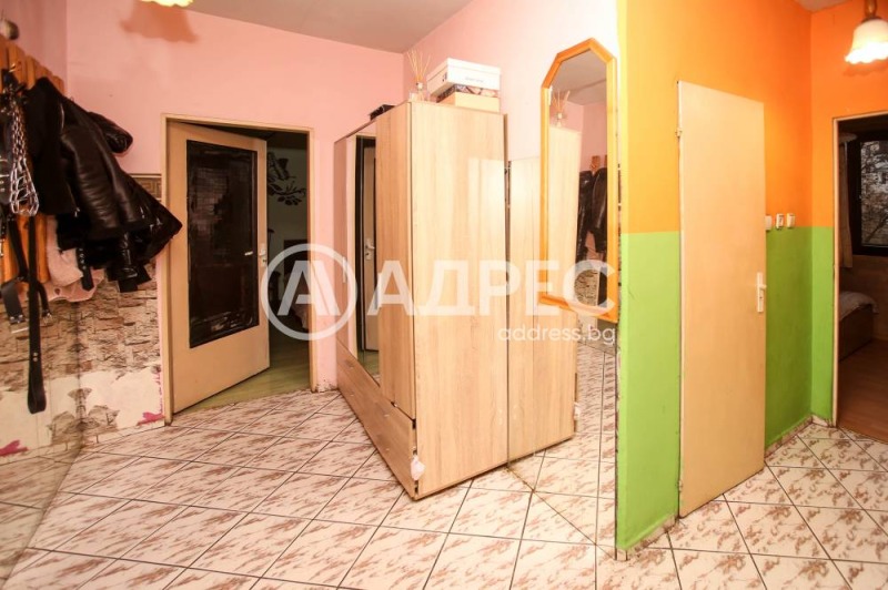 Продава 3-СТАЕН, гр. София, Света Троица, снимка 9 - Aпартаменти - 48008085