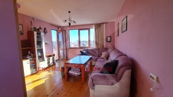 Продава ЕТАЖ ОТ КЪЩА, гр. Сопот, област Пловдив, снимка 2 - Етаж от къща - 53971621