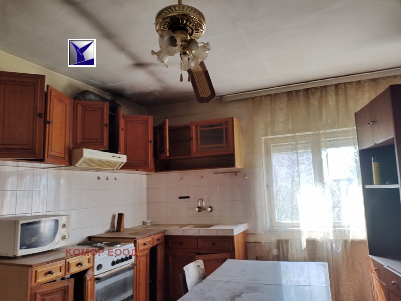 Продава ЕТАЖ ОТ КЪЩА в град Русе, Дружба 2 - 75 кв.м / 105 700 € » 206 731.23 лв., КОМОР ЕООД