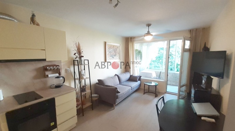Продава  3-стаен град Бургас , Център , 81 кв.м | 89801747 - изображение [2]