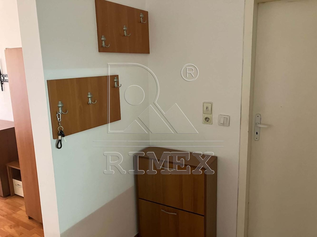 Продава 1-СТАЕН, гр. Пловдив, Южен, снимка 11 - Апартаменти - 55555235