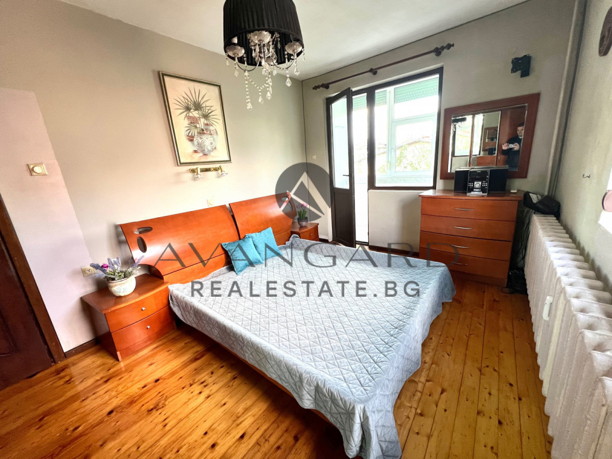 Продава ЕТАЖ ОТ КЪЩА, гр. Пловдив, Кършияка, снимка 3 - Етаж от къща - 54326731