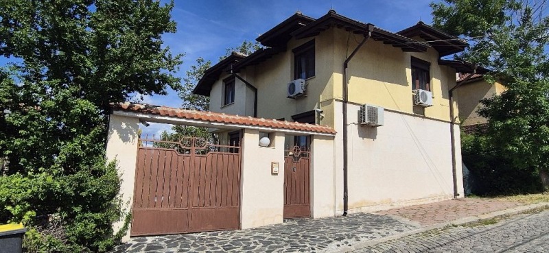 Eladó  Ház Pernik , Kamenina , 189 négyzetméter | 54706666