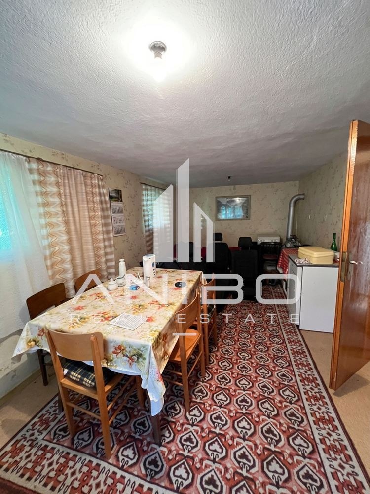 Продава КЪЩА, с. Режанци, област Перник, снимка 3 - Къщи - 56313703