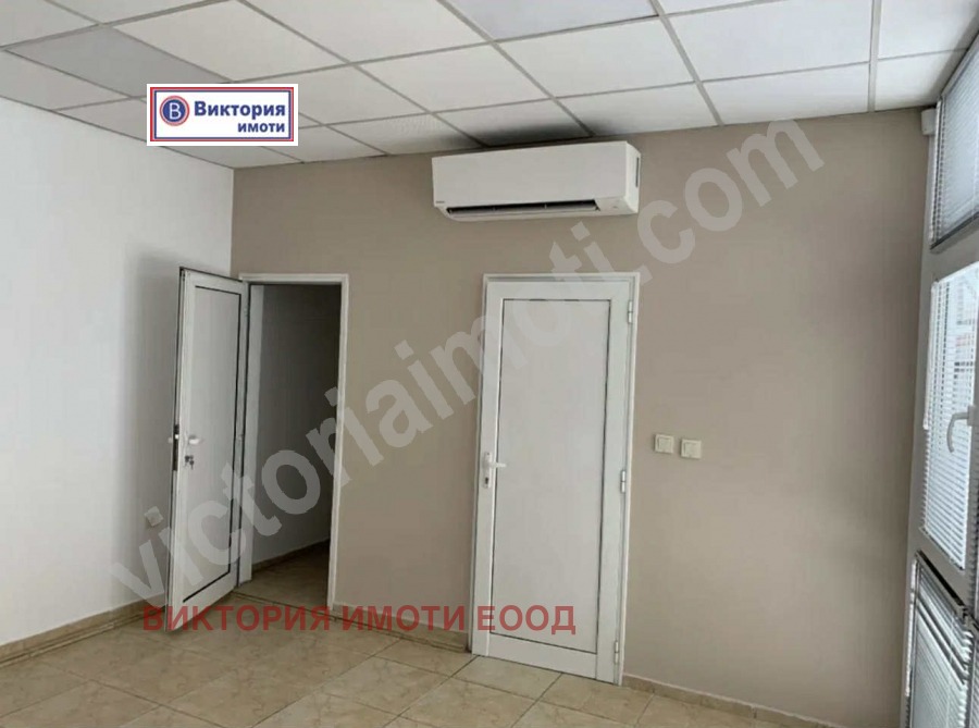 Продава МАГАЗИН, гр. Велико Търново, Център, снимка 2 - Магазини - 51137132