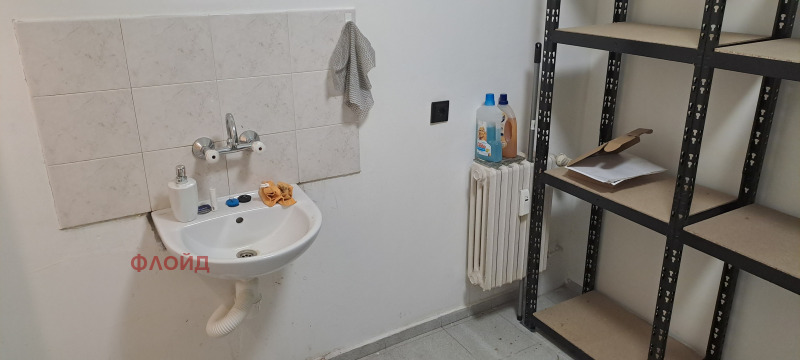 De vânzare  Magazin Sofia , Strelbiște , 34 mp | 64349989 - imagine [9]