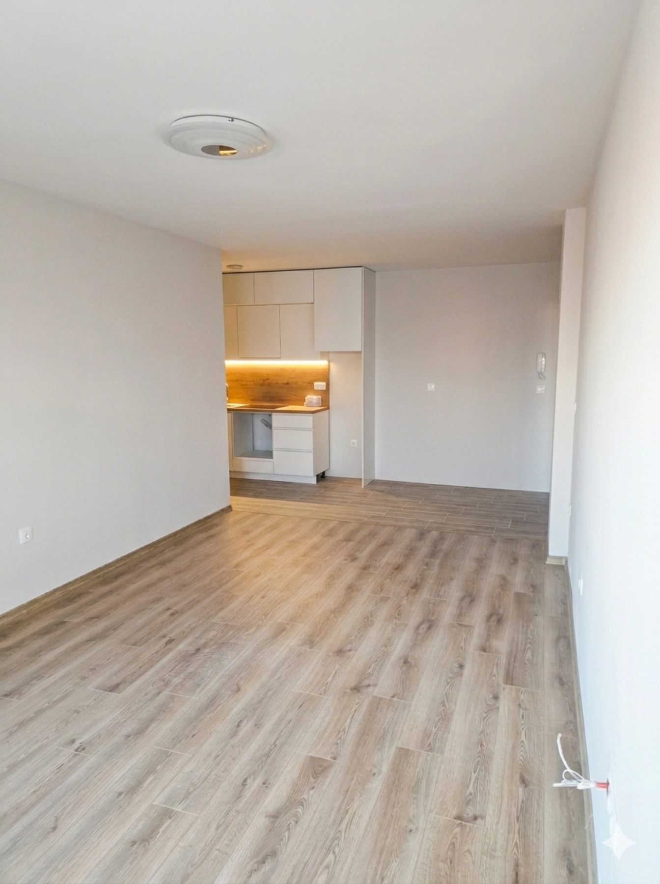 Продава 2-СТАЕН, гр. Пловдив, Остромила, снимка 2 - Апартаменти - 54501093
