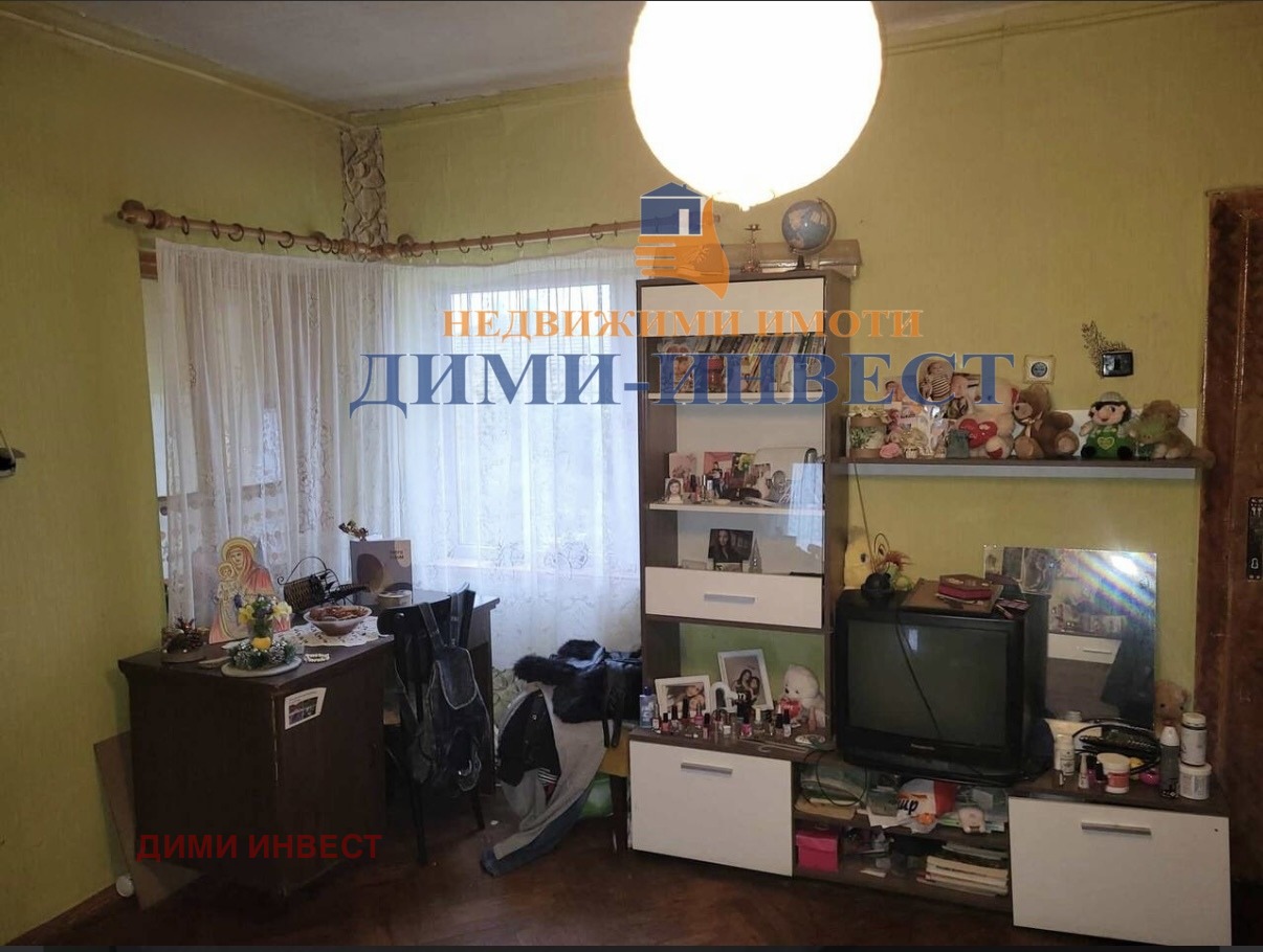 Продава КЪЩА, гр. Добрич, Рилци, снимка 2 - Къщи - 54747523