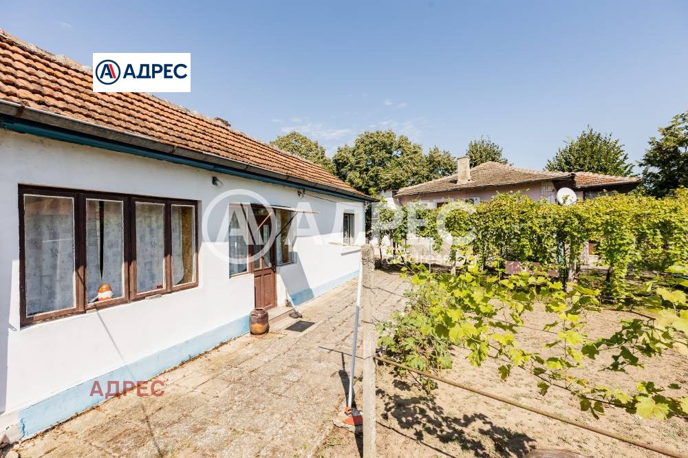 Продава КЪЩА, гр. Долни чифлик, област Варна