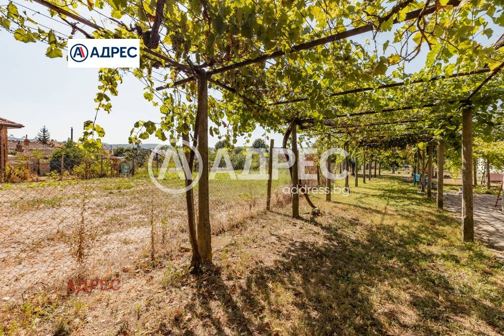 Продава КЪЩА, гр. Долни чифлик, област Варна, снимка 12 - Къщи - 56001816
