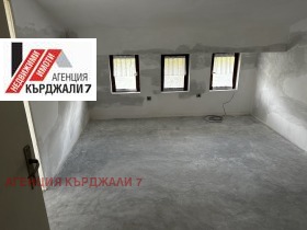 Етаж от къща град Кърджали, Център 8