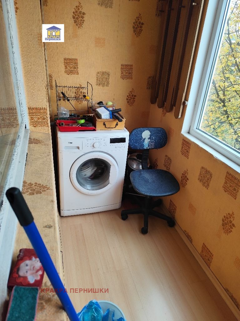 Продава 3-СТАЕН, гр. Перник, Изток, снимка 12 - Апартаменти - 52599653