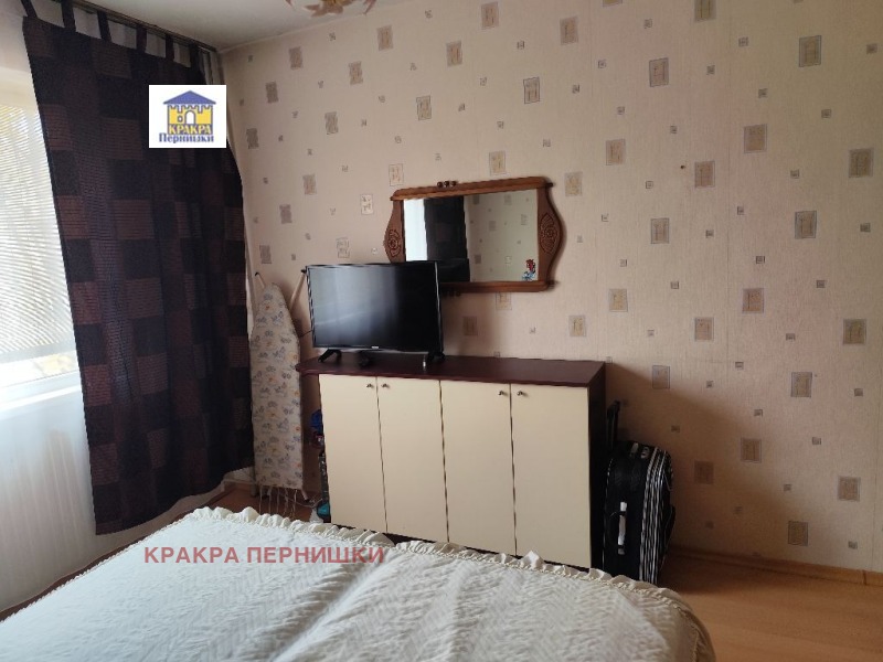 Продава 3-СТАЕН, гр. Перник, Изток, снимка 7 - Апартаменти - 52599653