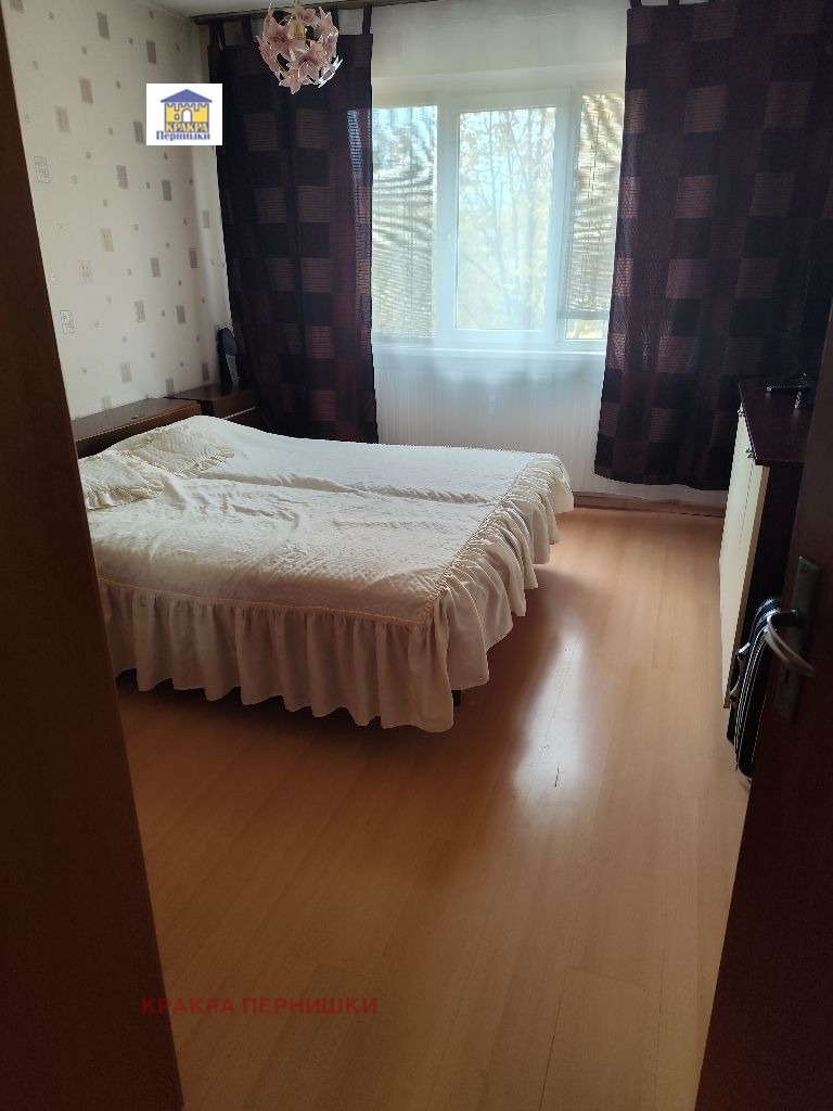 Продава 3-СТАЕН, гр. Перник, Изток, снимка 6 - Апартаменти - 52599653