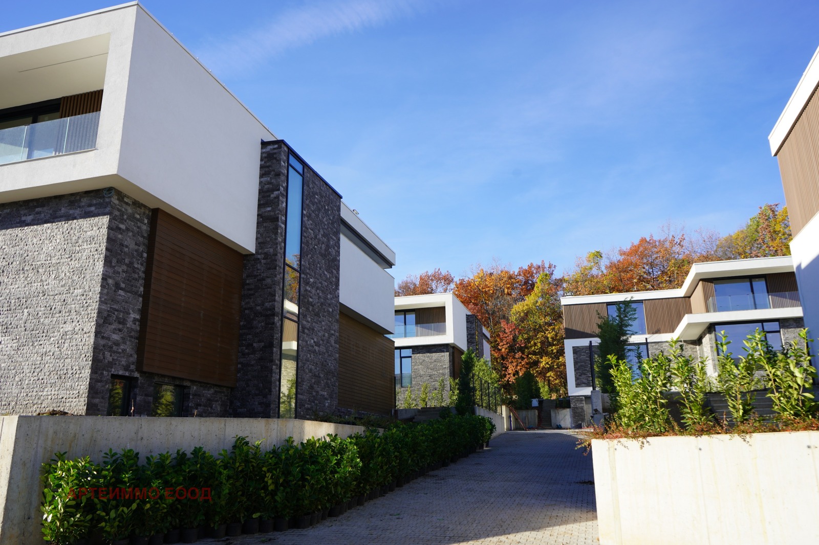 Продава КЪЩА, гр. София, м-т Камбаните, снимка 2 - Къщи - 54279893