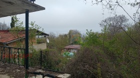 Juoni k.k. Zlatni pjasatsi, Varna 4