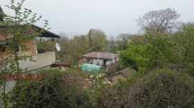 Juoni k.k. Zlatni pjasatsi, Varna 3