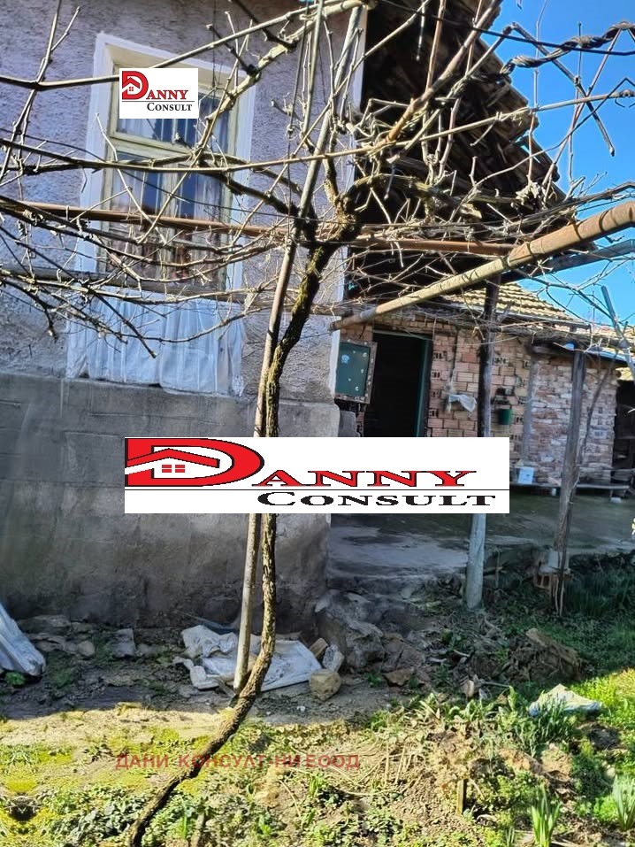 Продава КЪЩА, с. Джулюница, област Велико Търново, снимка 2 - Къщи - 53810632