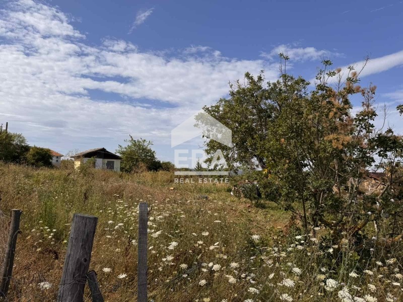 Продава ПАРЦЕЛ, с. Равна гора, област Варна
