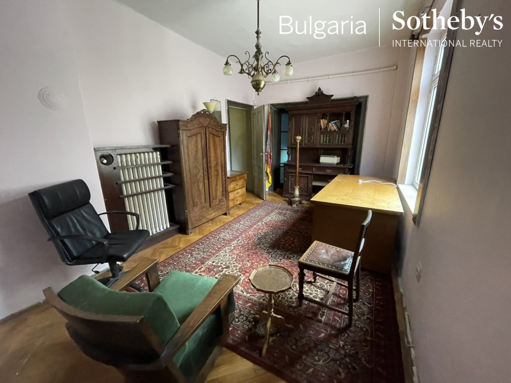 Продава МНОГОСТАЕН, гр. София, Център, снимка 3 - Апартаменти - 54265737