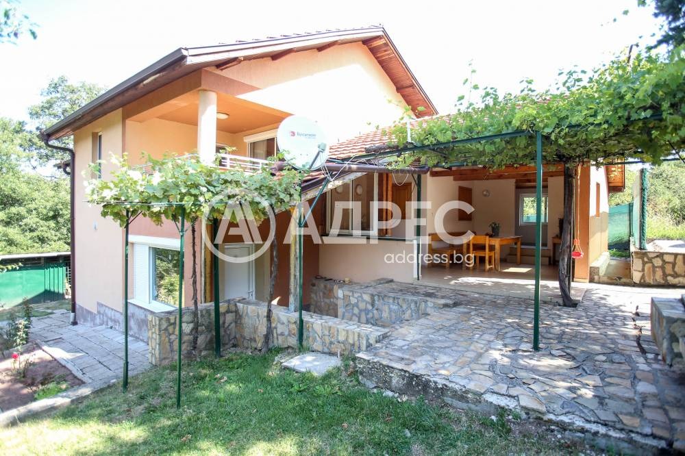 Продава КЪЩА, с. Бальовци, област София област