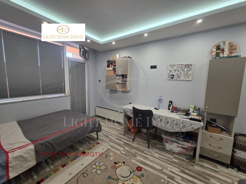 Продава  3-стаен град Пловдив , Тракия , 104 кв.м | 42211194 - изображение [8]