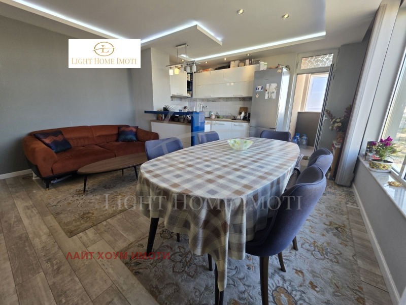 Продава  3-стаен град Пловдив , Тракия , 104 кв.м | 42211194 - изображение [2]