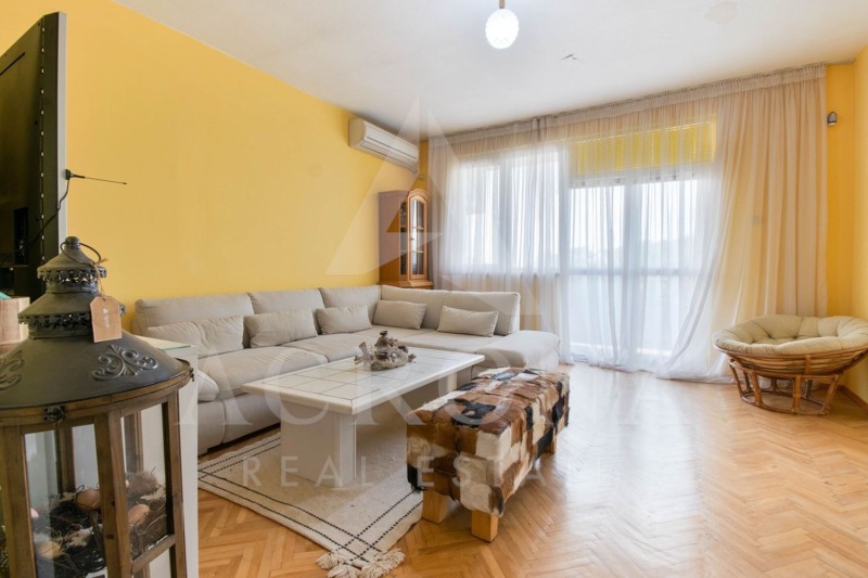 Продава 3-СТАЕН, град Пловдив, Център • 180000 € / 352049.40 лв. • 32868789 1