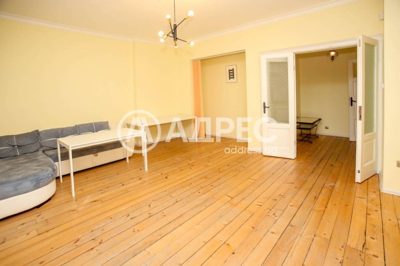 Продава 3-СТАЕН, гр. София, Център, снимка 2 - Апартаменти - 52391080