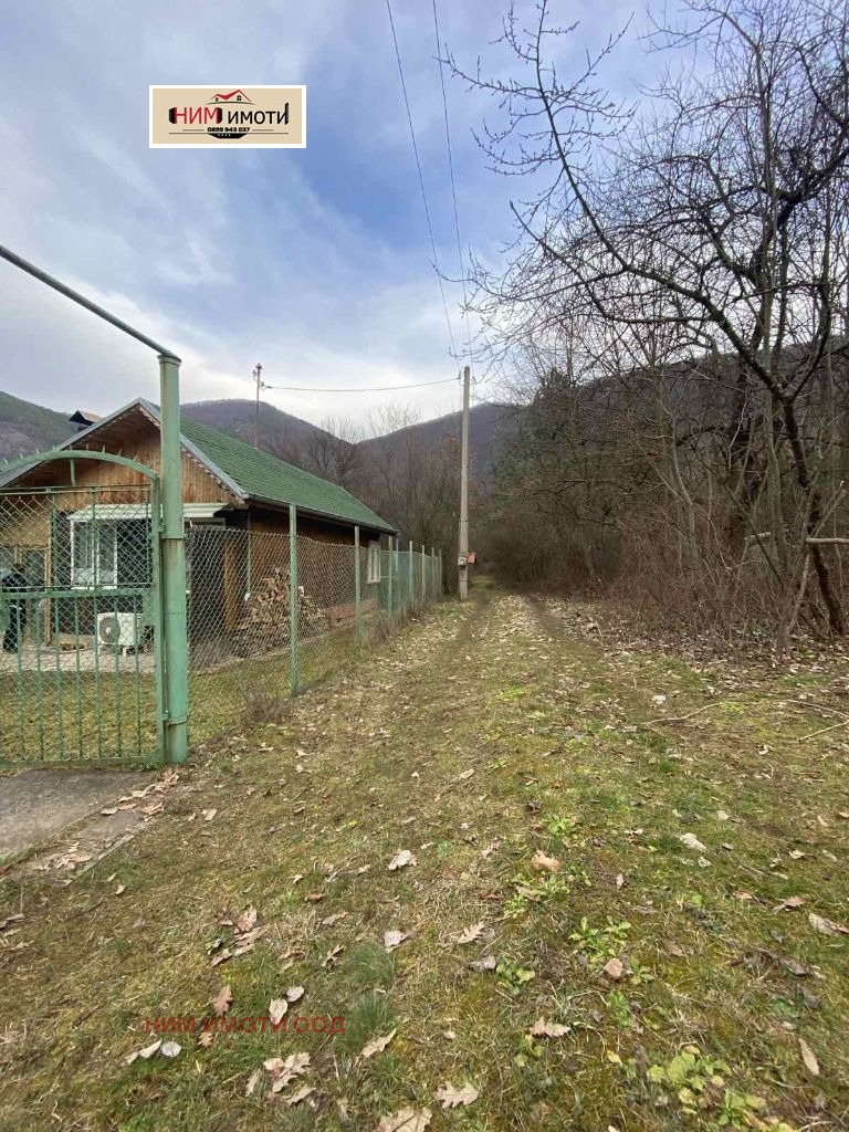 Продава ВИЛА, с. Владо Тричков, област София област, снимка 2 - Вили - 53685336