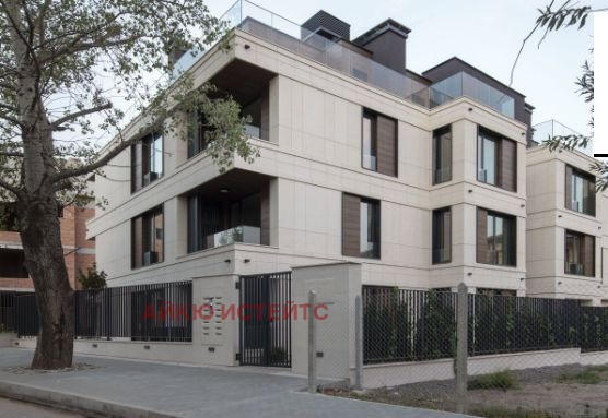 Продава 2-СТАЕН, гр. София, Хладилника