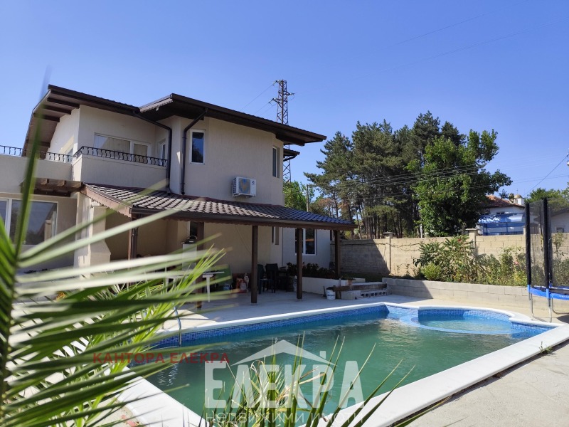 En venta  Casa región Varna , Yunets , 254 metros cuadrados | 98667981