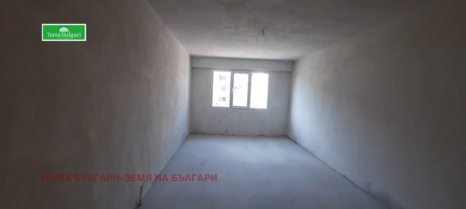 Продава 3-СТАЕН, гр. Перник, Изток, снимка 2 - Апартаменти - 42780742