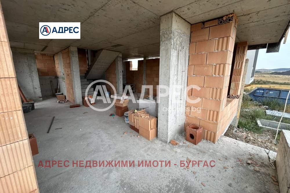 Продава КЪЩА, с. Лъка, област Бургас, снимка 2 - Къщи - 54103900
