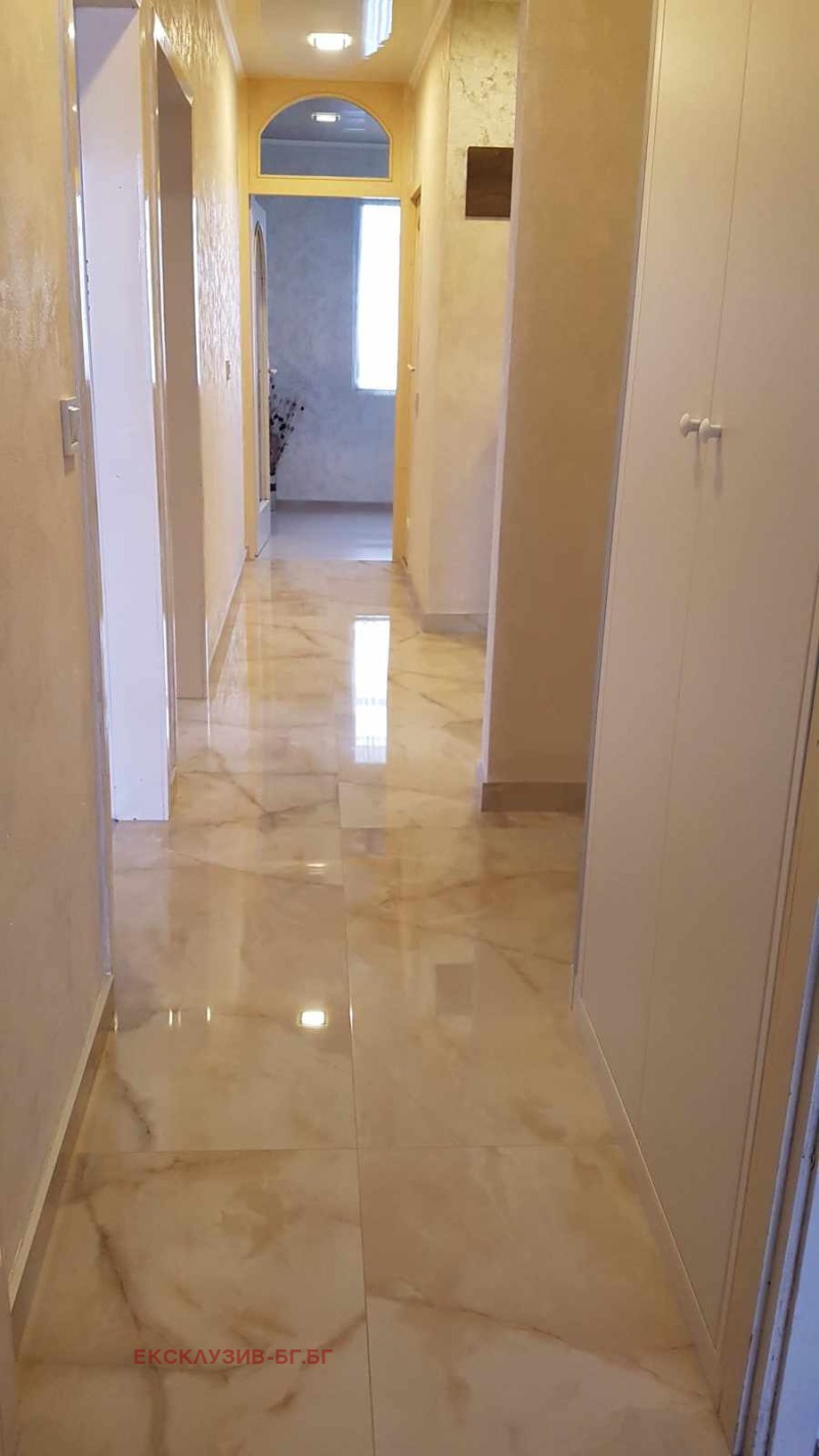 Продава  4-стаен град Шумен , 5-ти полк , 130 кв.м | 12035302