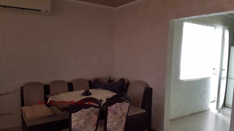Продава  4-стаен град Шумен , 5-ти полк , 130 кв.м | 12035302 - изображение [2]