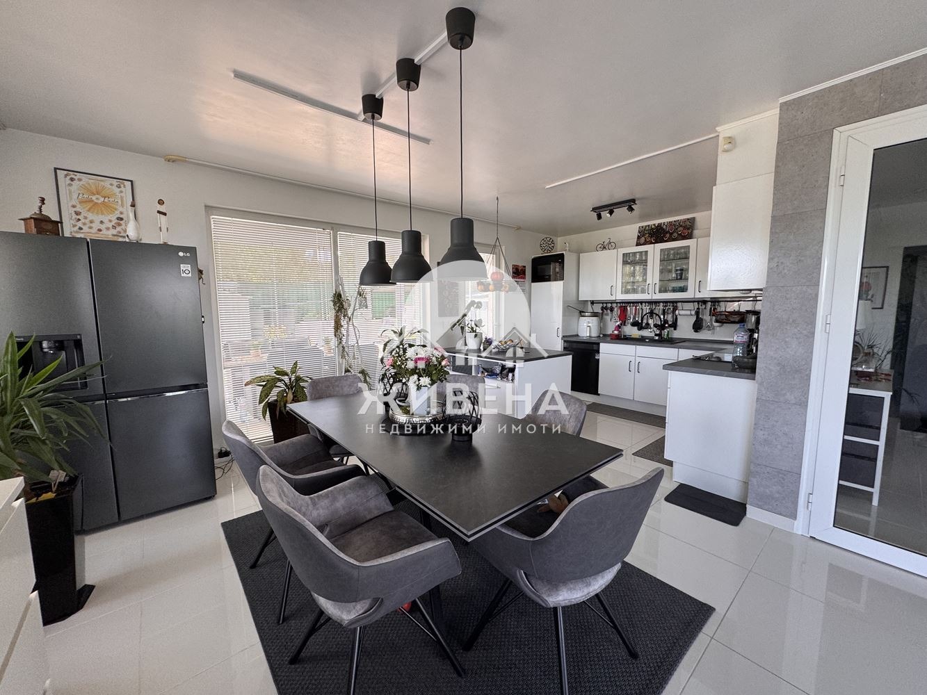Продава КЪЩА, гр. Варна, м-т Боровец - юг, снимка 3 - Къщи - 55010223